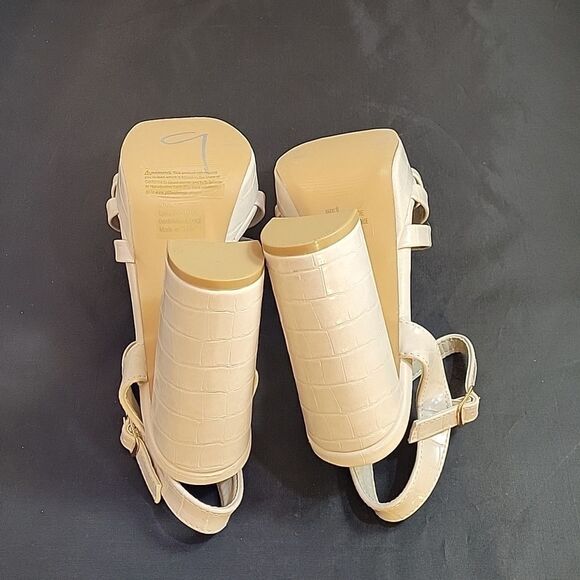 BRAND NEW OLIVIA MILLER HIGH BLOCK HEEL OPEN TOE ADJUSTABLE BUCKLE SANDAL - Picture 12 of 15